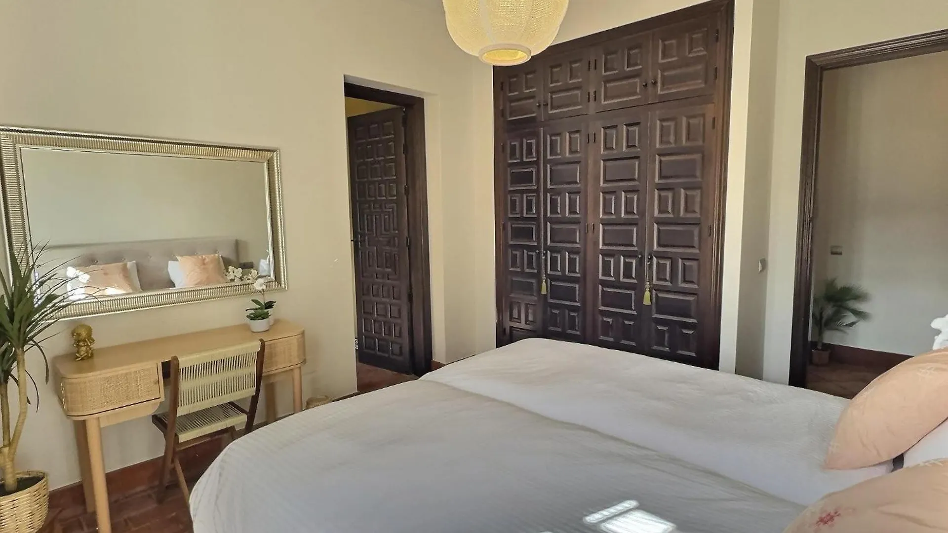 Gerendaház Finca Paradis, Pool, Jacuzzi, Gym And Sauna Just 30 Minutes From Malaga! Antequera