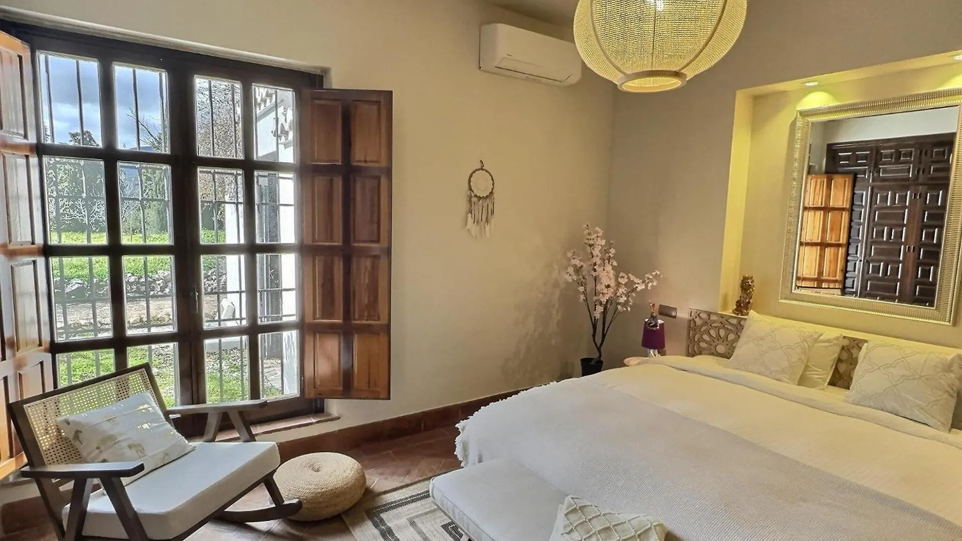 Finca Paradis, Pool, Jacuzzi, Gym And Sauna Just 30 Minutes From Malaga! Antequera Gerendaház