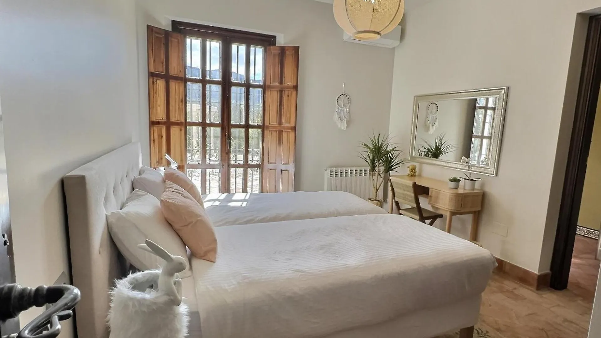 Finca Paradis, Pool, Jacuzzi, Gym And Sauna Just 30 Minutes From Malaga! Antequera