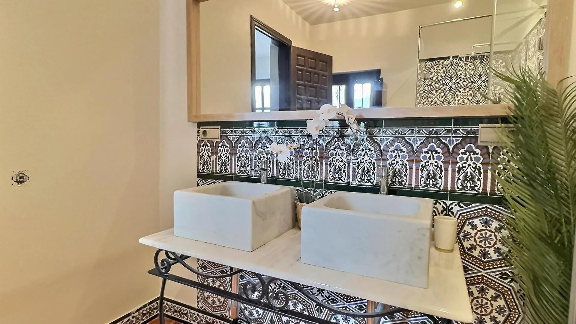 Gerendaház Finca Paradis, Pool, Jacuzzi, Gym And Sauna Just 30 Minutes From Malaga! Antequera